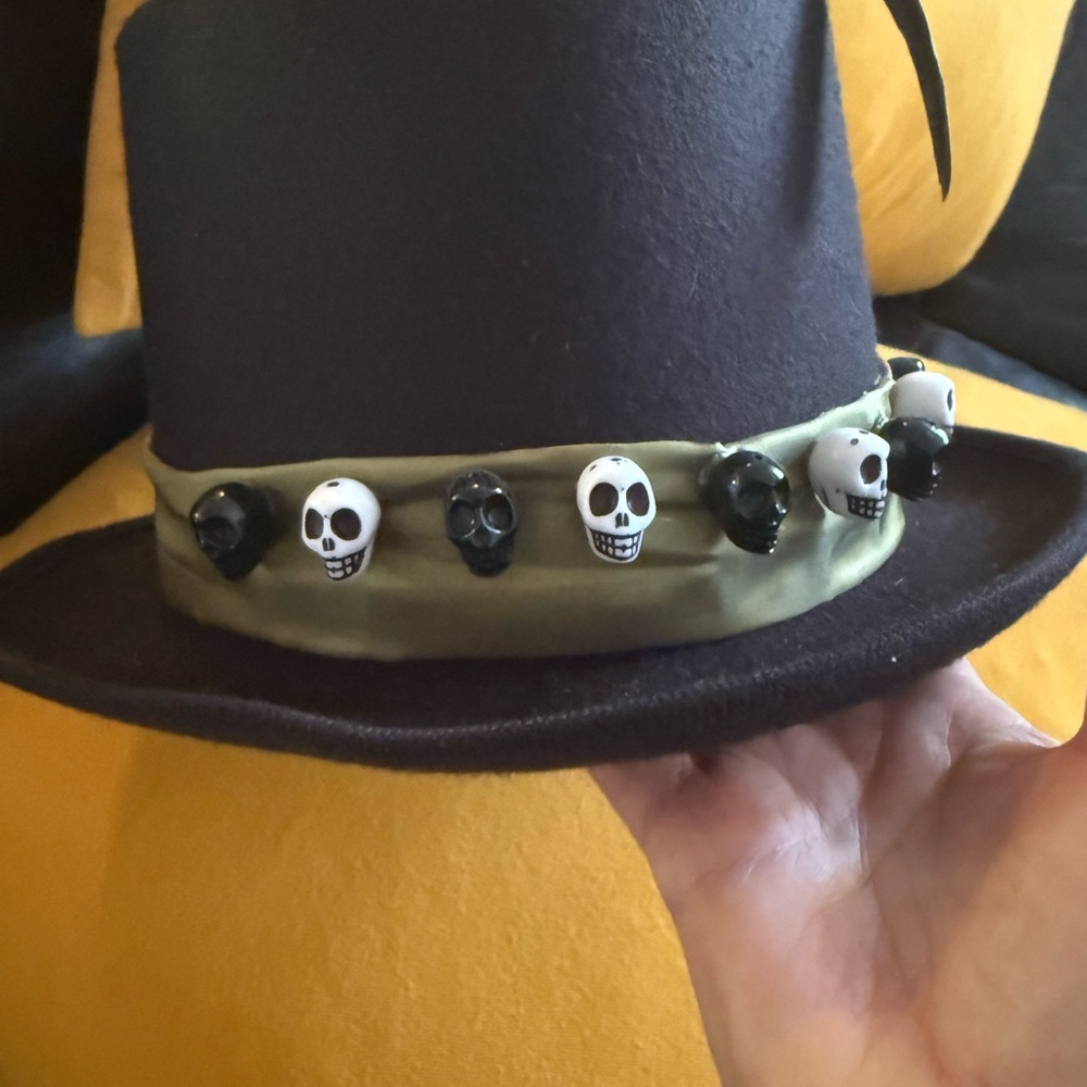 Black Felt Feathered Top Hat Halloween Skull Accents for Cosplay - Picture 9 of 11